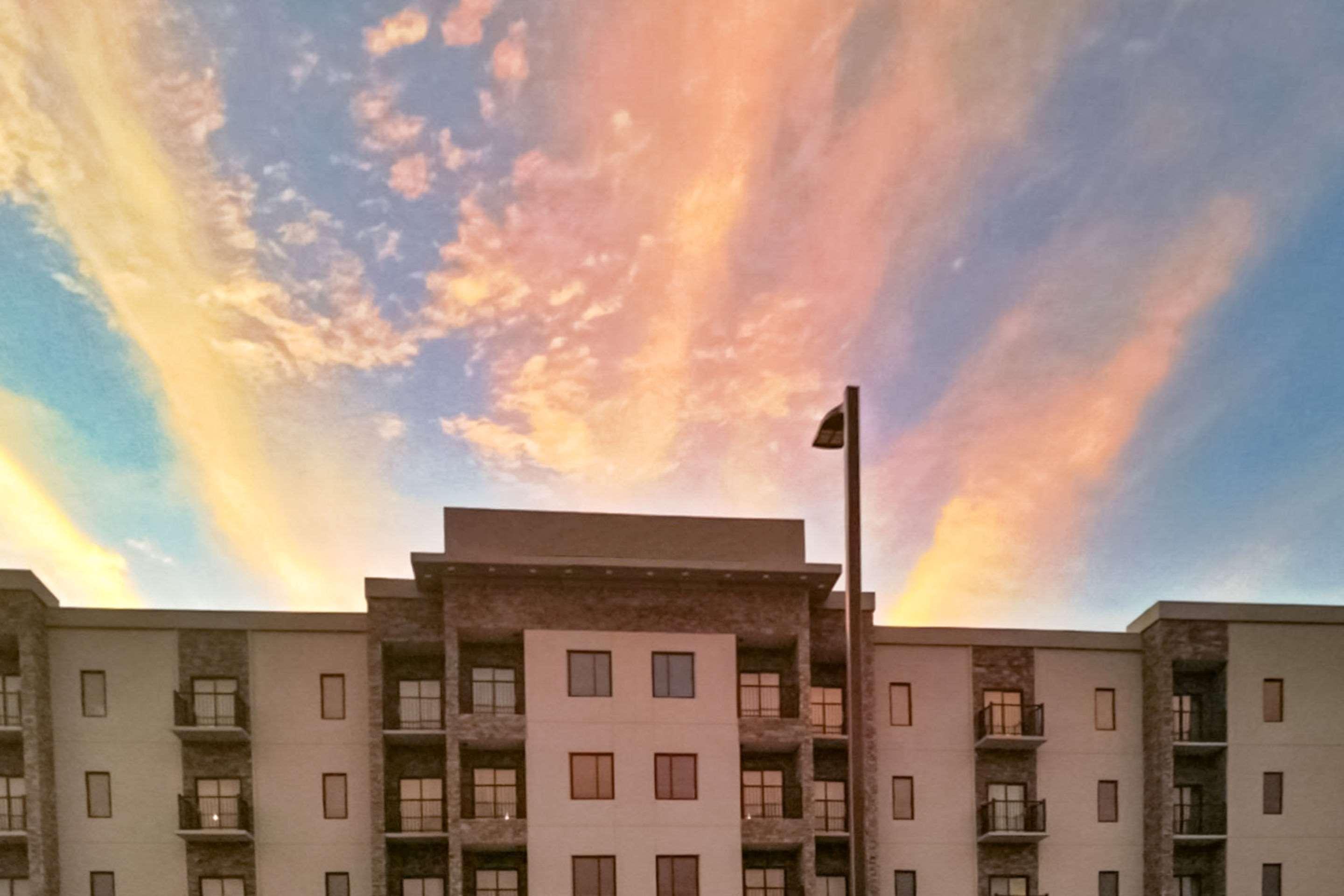 Garland Hotel, Ascend Hotel Collection New Concord Luaran gambar