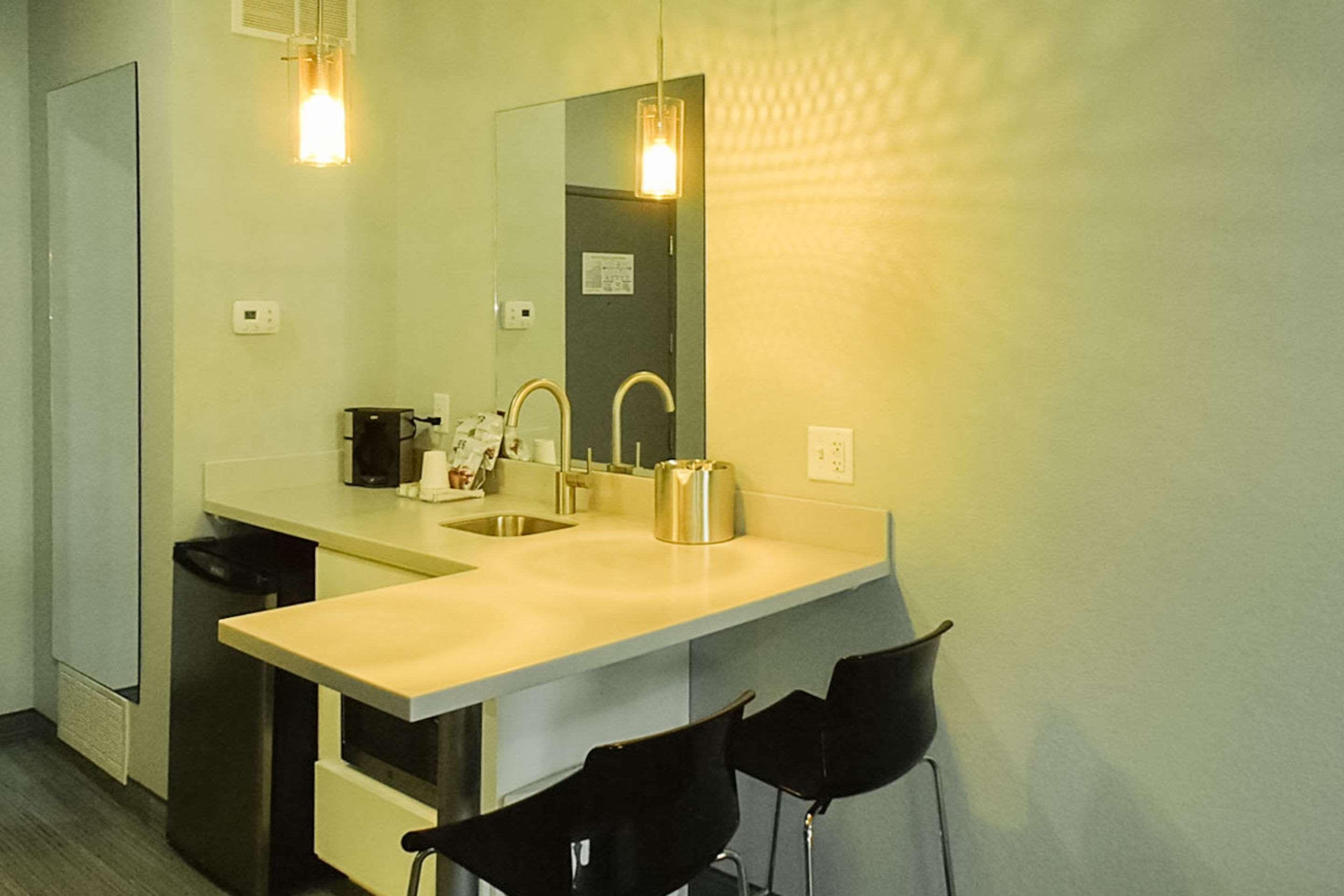 Garland Hotel, Ascend Hotel Collection New Concord Luaran gambar